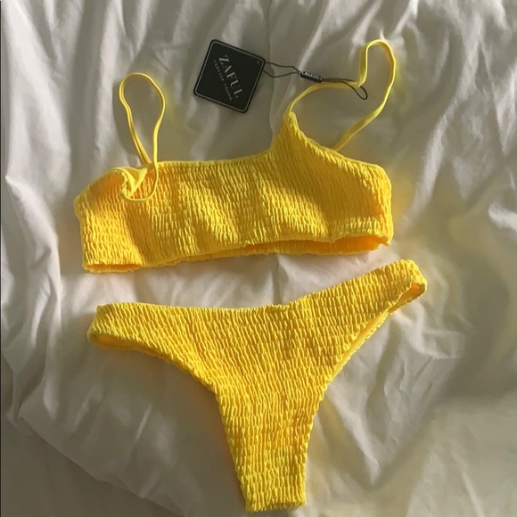Yellow zaful bikini - Picture 2 of 2